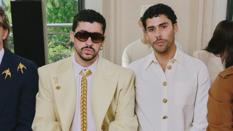Bad Bunny y su hermano deslumbran en París con un homenaje a Puerto Rico a través de la moda
