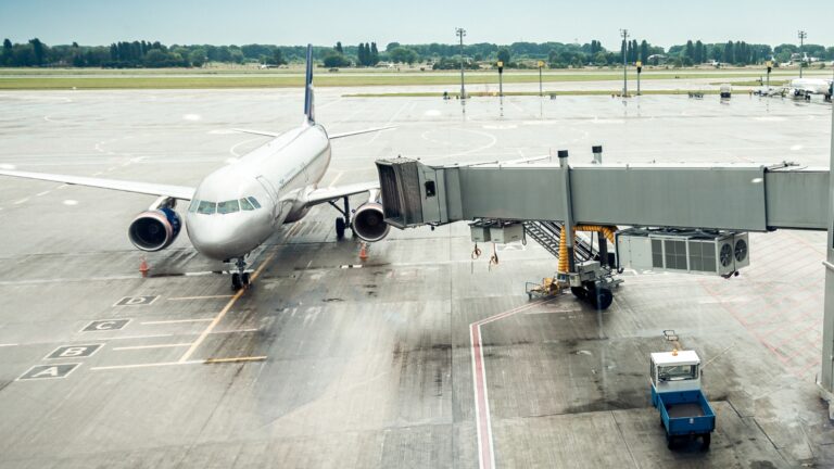 Cancelaciones y demoras afectan operaciones en el Aeropuerto Luis Muñoz Marín