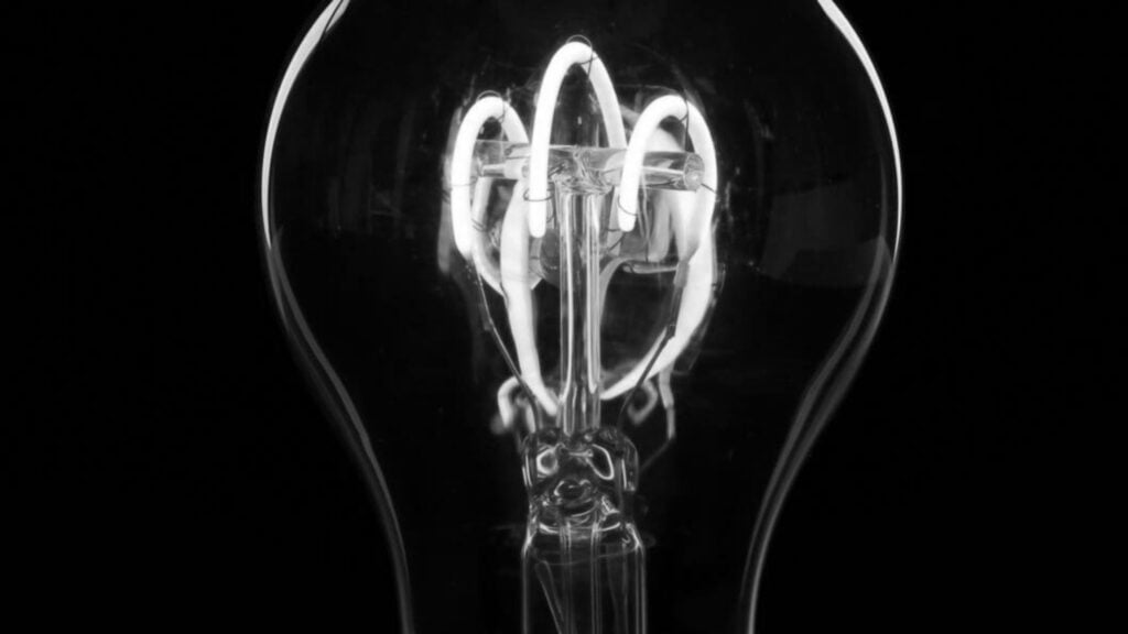 Más de 111,000 abonados se quedan sin servicio eléctrico por salida de unidad de EcoEléctrica