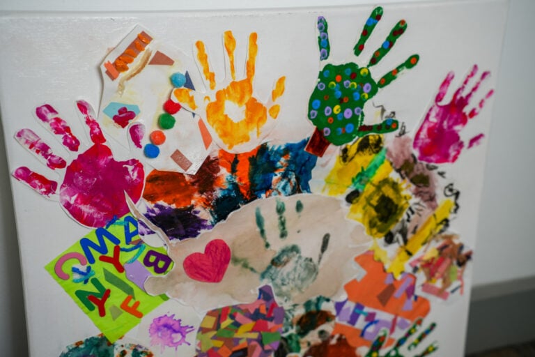 Cuando el arte ayuda a sanar: niños de Hogar Ruth exhibirán sus obras en Ballajá