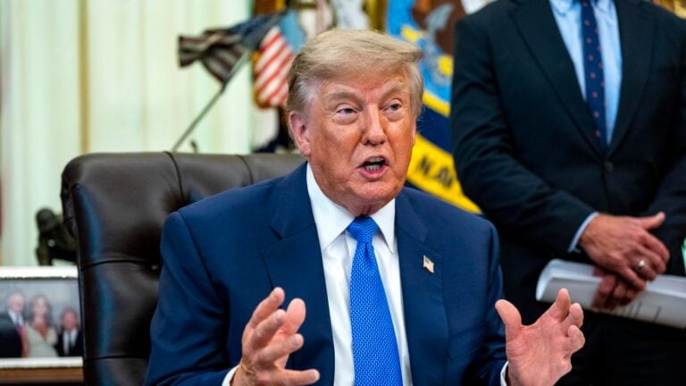 Trump afirma que la Armada de EE. UU. tiene el control del estrecho de Ormuz