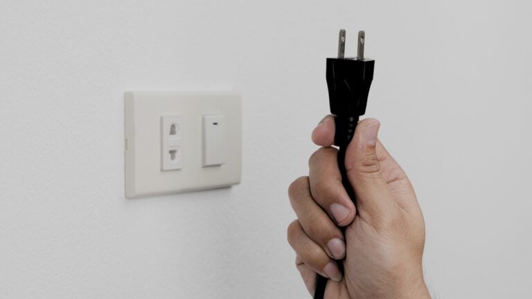 Llaman a ahorrar energía para evitar interrupciones en el servicio eléctrico