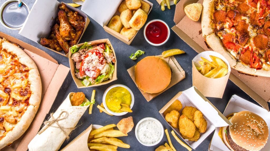 ¿Comer fuera está más caro? Restaurantes enfrentan aumento de gastos y menos clientes