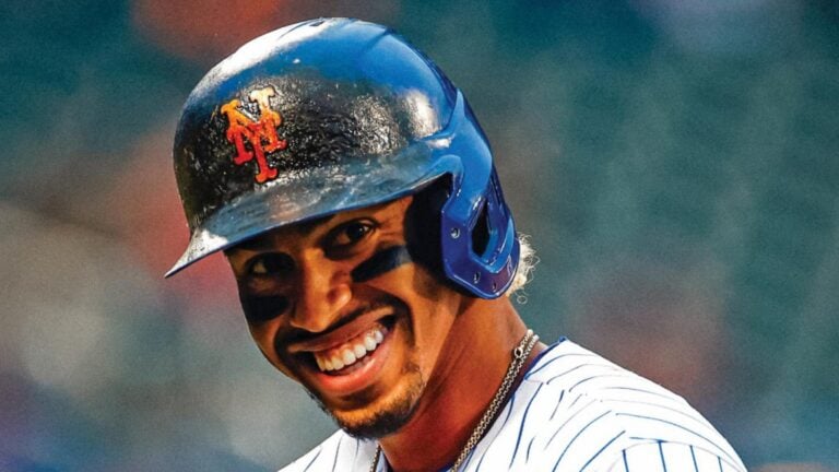 ¡Orgullo boricua! Francisco Lindor gana el Premio Roberto Clemente