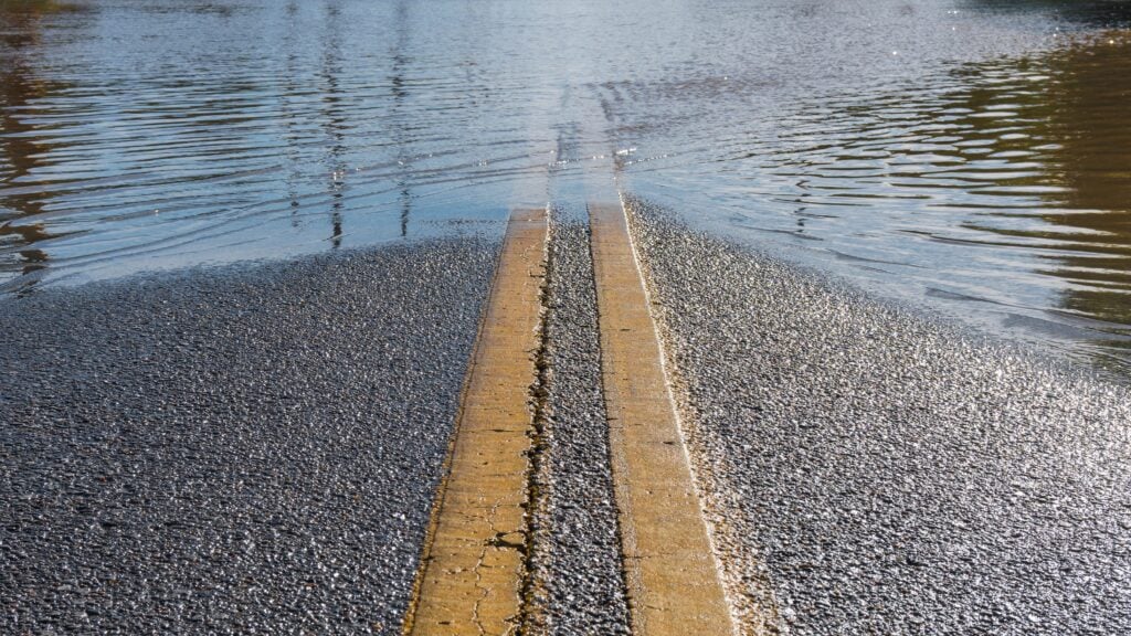 ¿Estás en la montaña? Seis municipios bajo advertencia por inundaciones