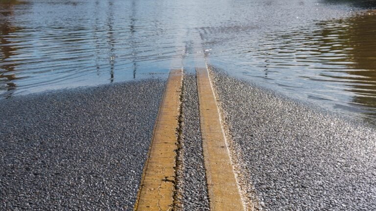 ¿Estás en la montaña? Seis municipios bajo advertencia por inundaciones