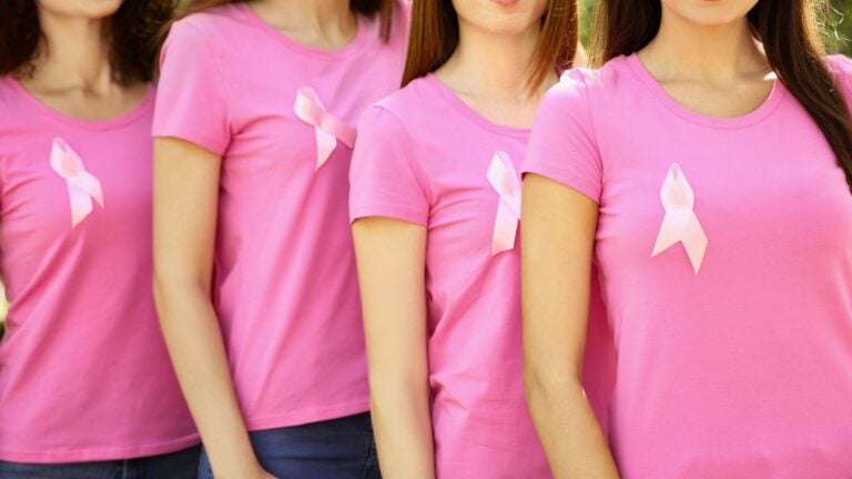 Una camisa, un mensaje de apoyo: así puedes participar del Pink Day 2026