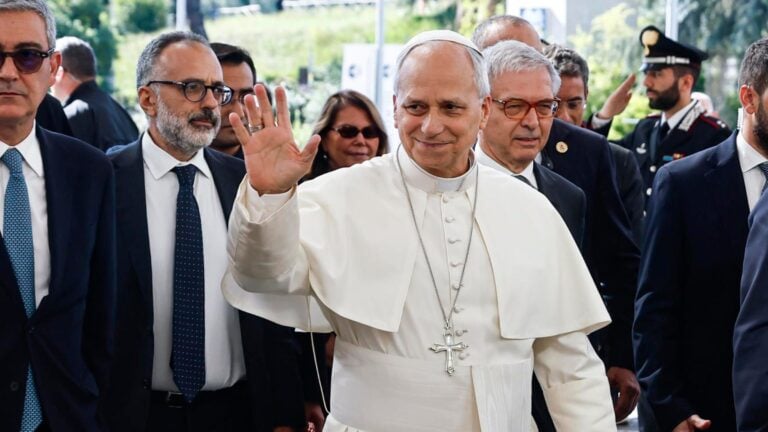 Vaticano confirma diagnóstico de cáncer pulmonar del papa León XIV
