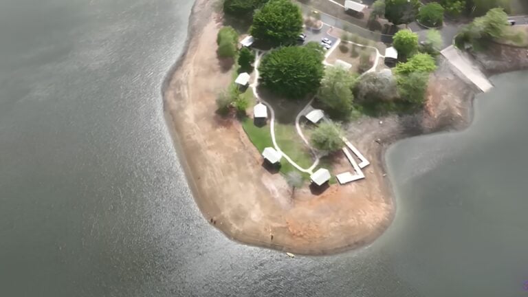 Llovió fuerte, pero Carraízo y La Plata amanecieron más bajos