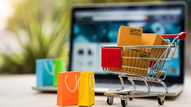 ¿Tienes un negocio en San Juan? Nuevo programa te ayuda a vender por internet