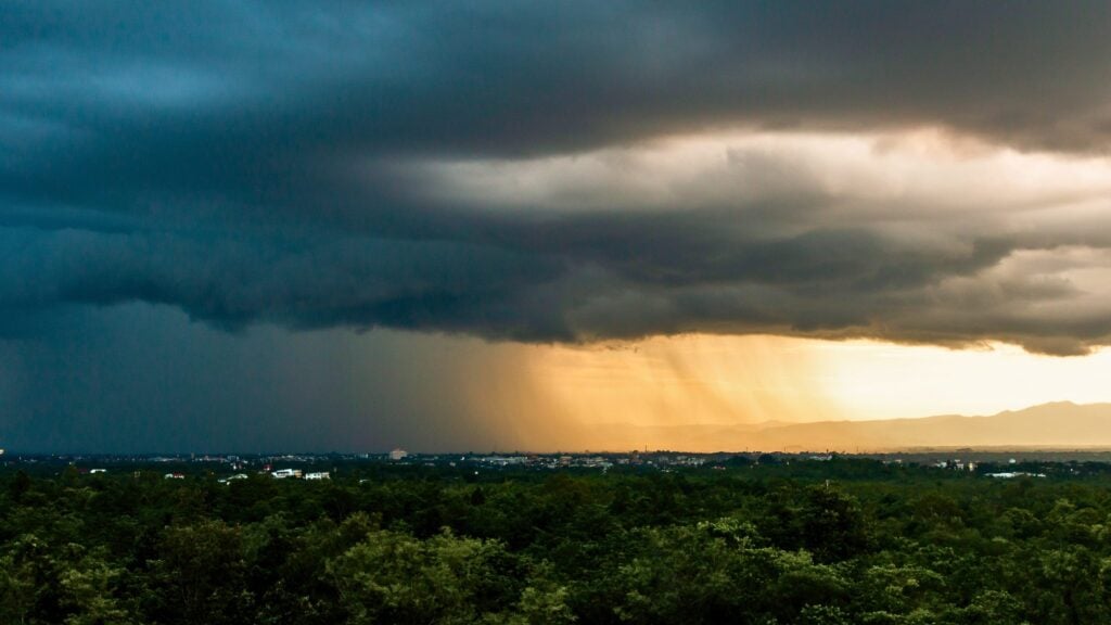 Lluvias fuertes podrían provocar inundaciones y deslizamientos durante el día de hoy