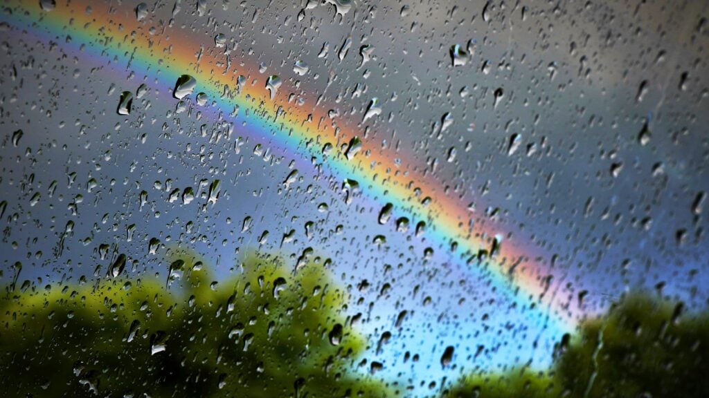 El calor da un respiro esta semana, pero la lluvia vuelve en las tardes